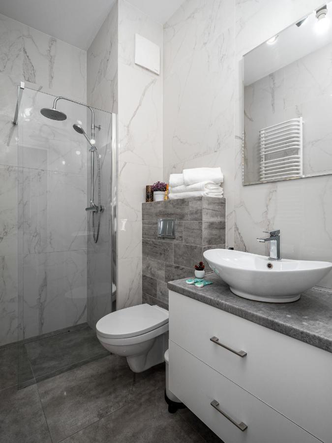 Prymasa Street Apartament Lägenhet Warszawa Exteriör bild